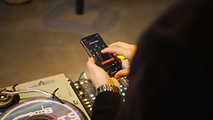 EVOLVE30M_app09_4c_fullrights.jpg